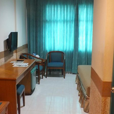 Hotel Puri Kwitang Jakarta Buitenkant foto