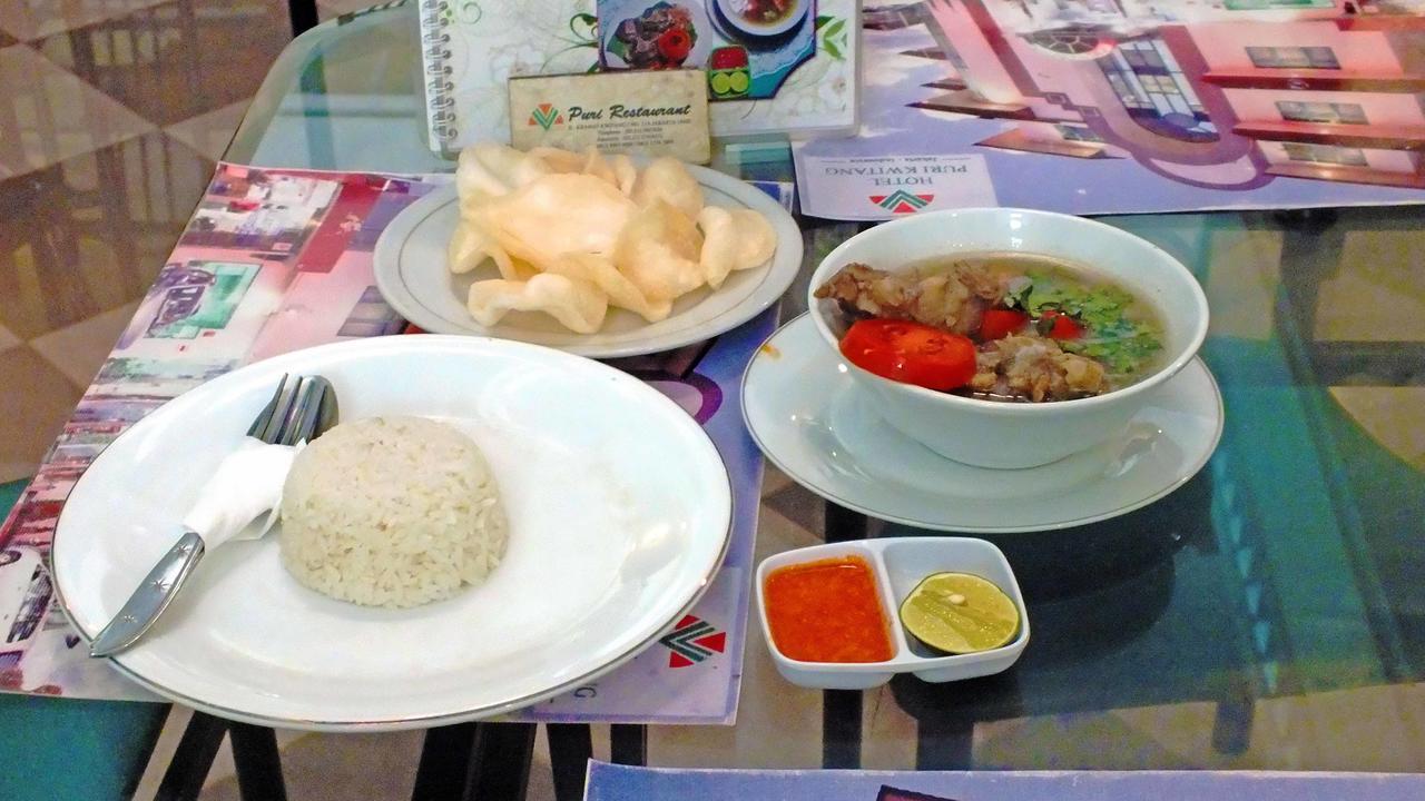 Hotel Puri Kwitang Jakarta Buitenkant foto