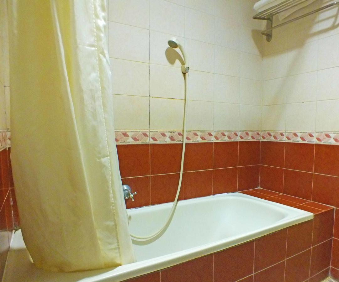 Hotel Puri Kwitang Jakarta Buitenkant foto