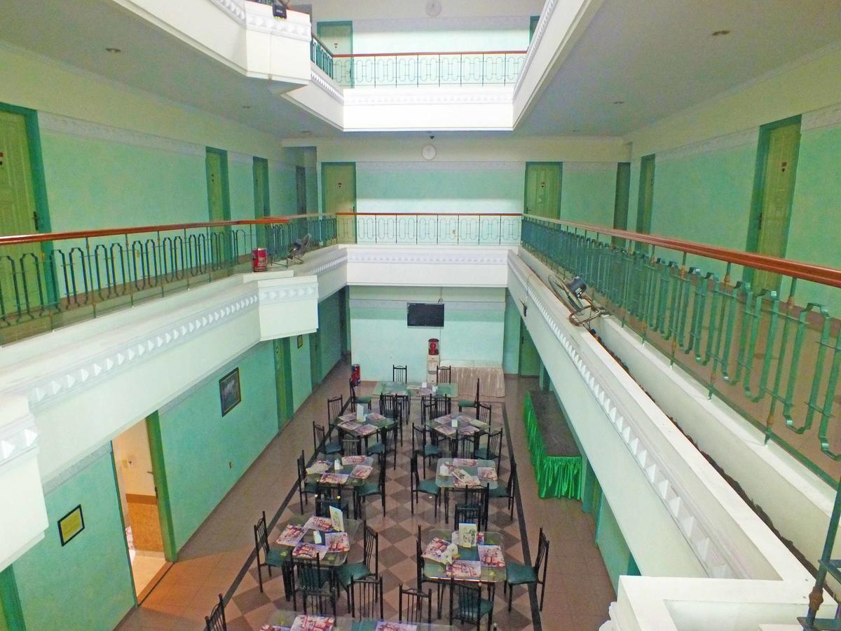Hotel Puri Kwitang Jakarta Buitenkant foto
