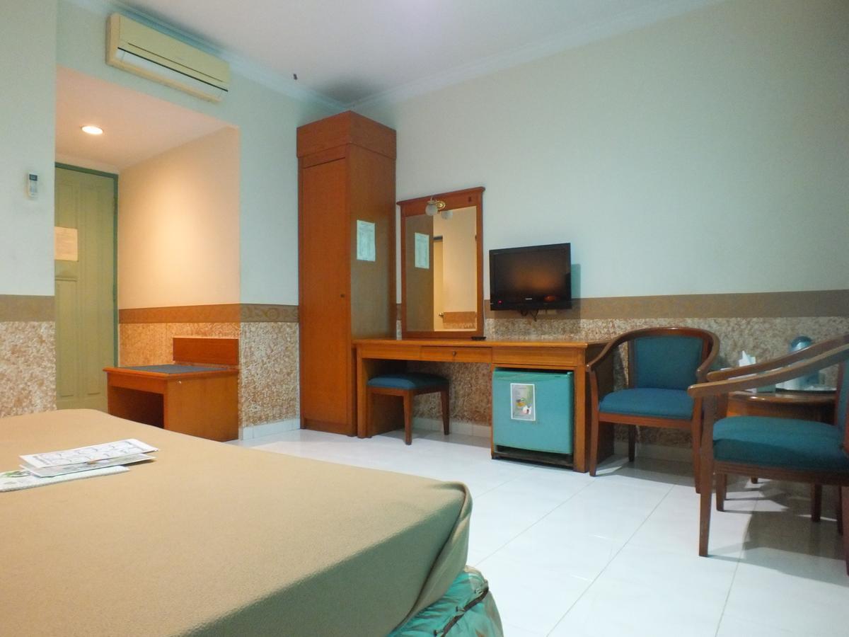 Hotel Puri Kwitang Jakarta Buitenkant foto
