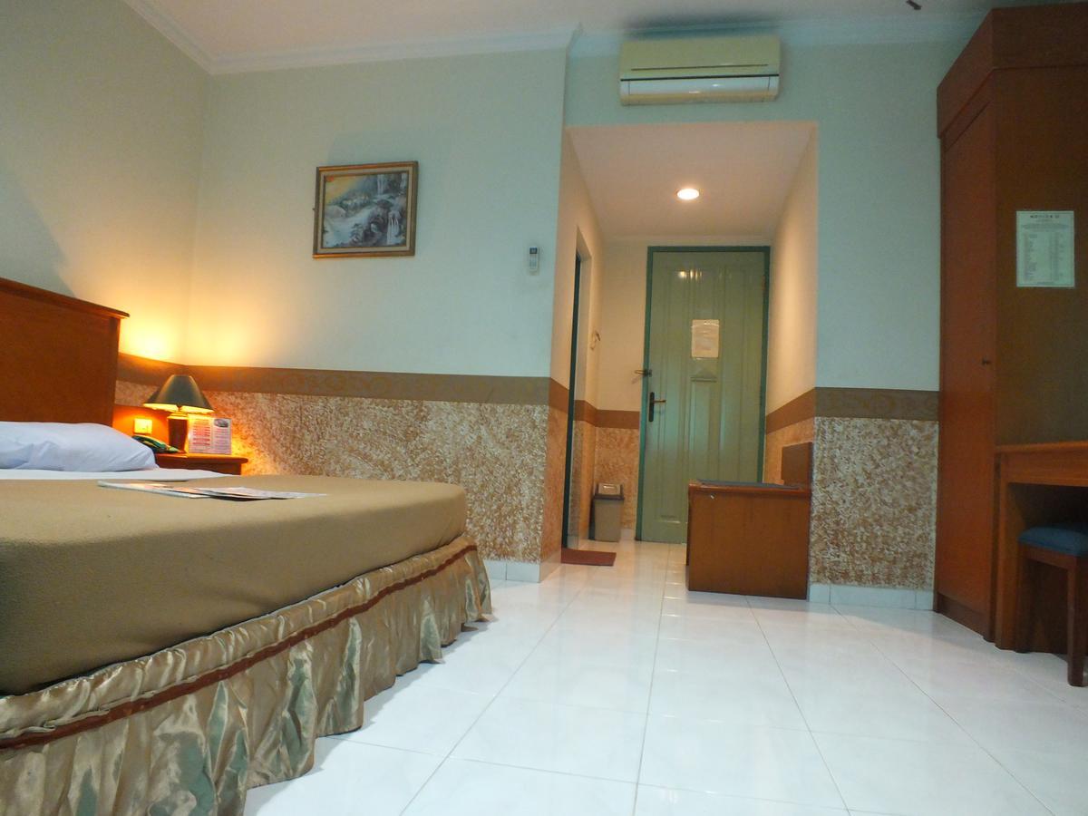 Hotel Puri Kwitang Jakarta Buitenkant foto