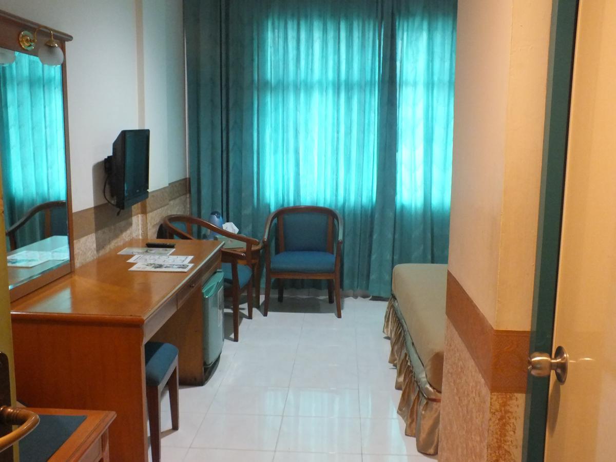 Hotel Puri Kwitang Jakarta Buitenkant foto